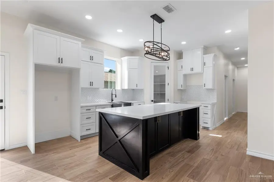 602 E Kelly Avenue, Pharr, TX 78577 - #3