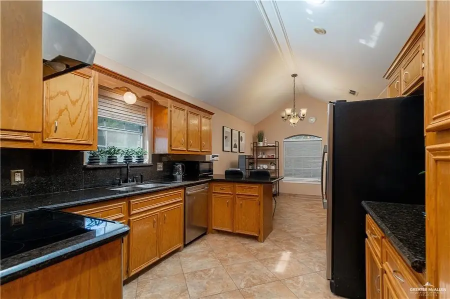 513 E Shasta Avenue, McAllen, TX 78504 - #2
