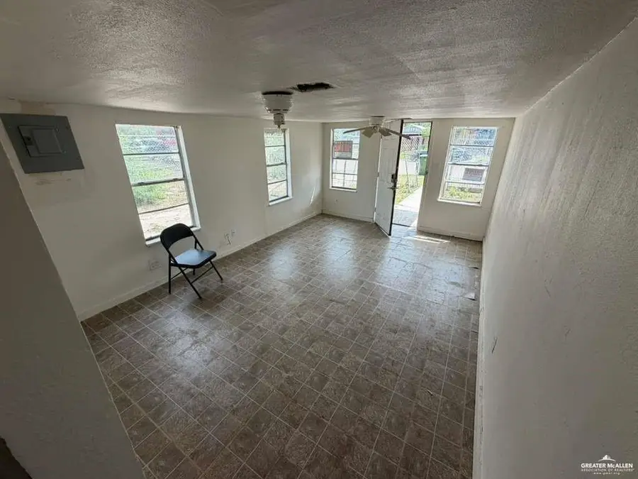 815 Extrumberto Solis Road, Elsa, TX 78543 - #2