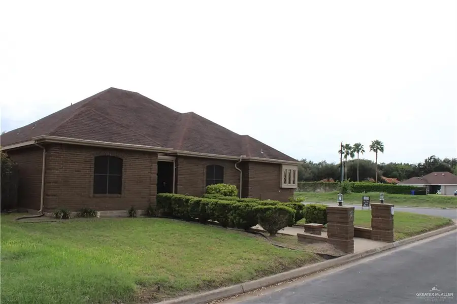 400 E Wisteria Avenue, McAllen, TX 78504 - #2