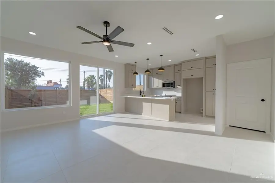 805 S 19 1/2 Street, McAllen, TX 78501 - #2