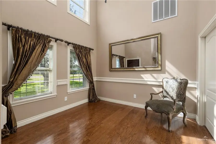 1707 S Jackson Road, Edinburg, TX 78539 - #2