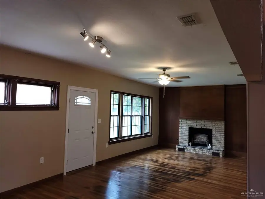 1012 N Glasscock Road, Mission, TX 78572 - #2