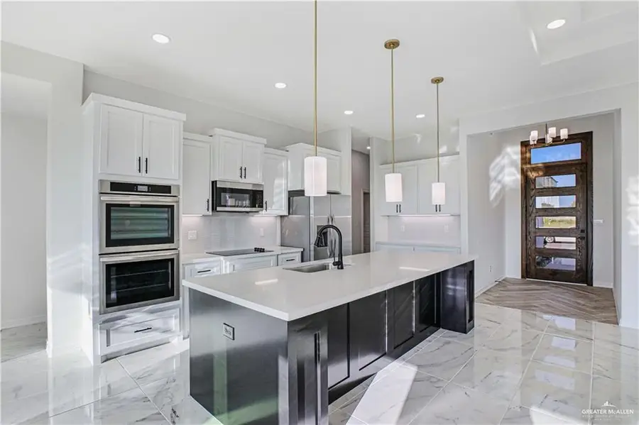 3025 N Adler Avenue, Edinburg, TX 78541 - #2