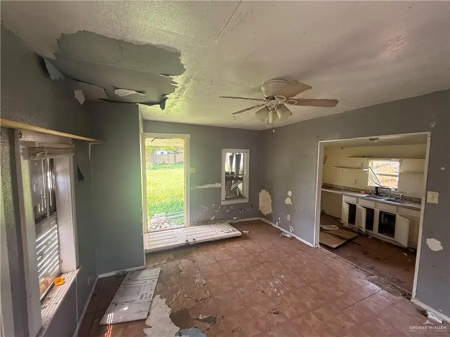 218 E 1st Street, San Juan, TX 78589 - #3