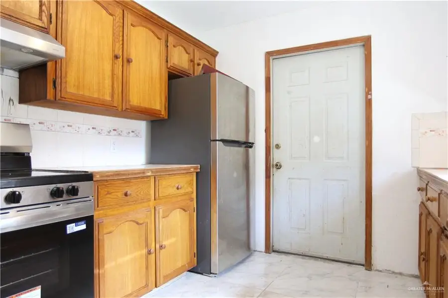 927 E Salazar Street, San Juan, TX 78589 - #3