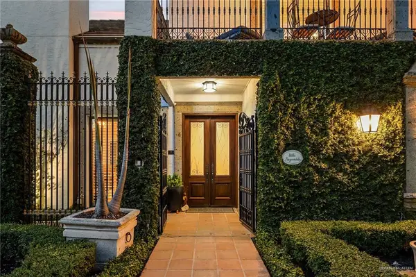 31 Villas Jardin Drive, McAllen, TX 78503