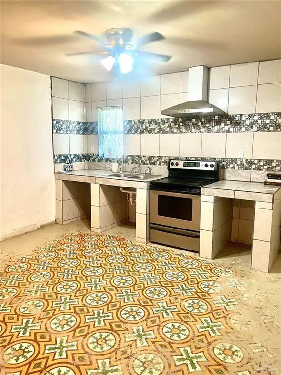 312 S Lee Street, Rio Grande City, TX 78582 - #2