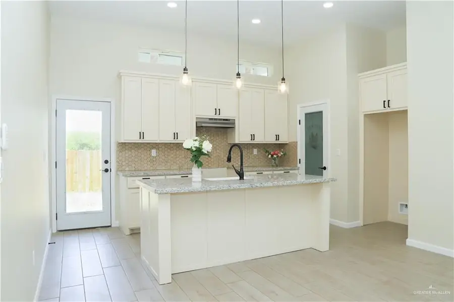 600 S Maryland Street, Mission, TX 78573 - #2