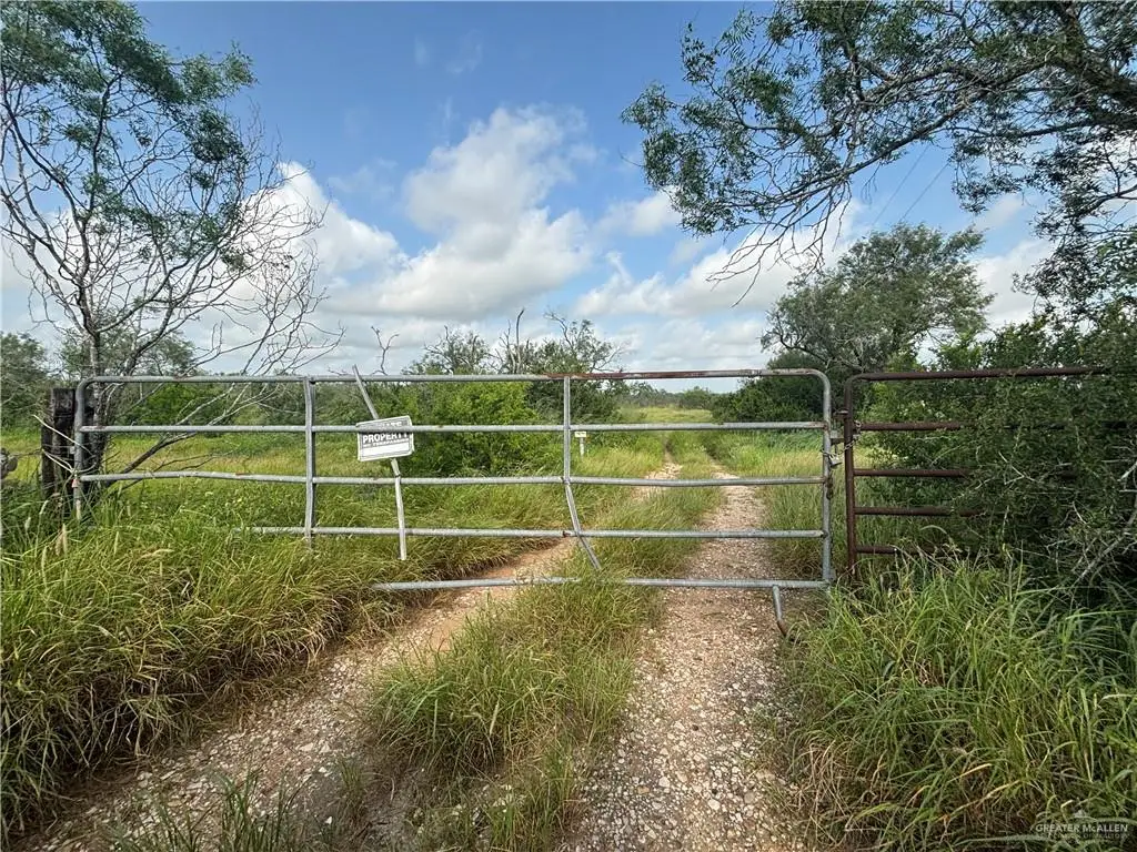281 N Expressway Service Road, Edinburg, TX 78541 - #1