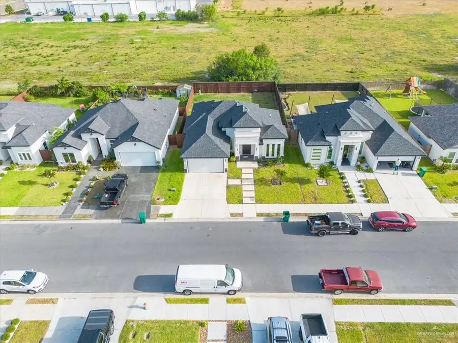 1410 E Encino Avenue, Pharr, TX 78577 - #3
