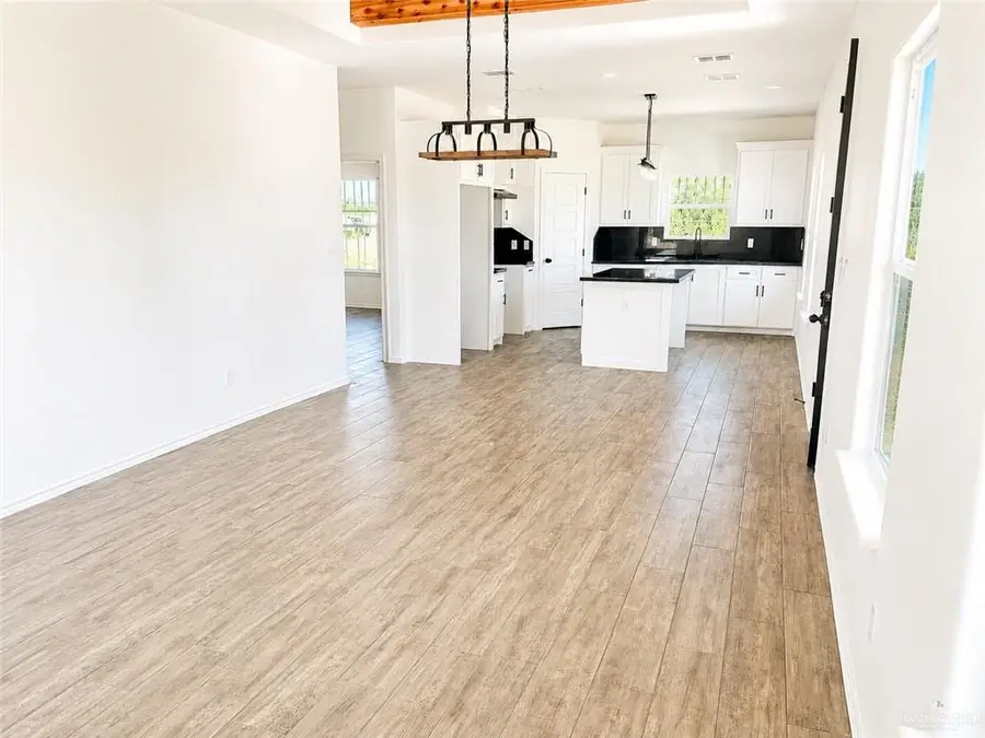 406 W Kohala Avenue, Mission, TX 78573 - #2