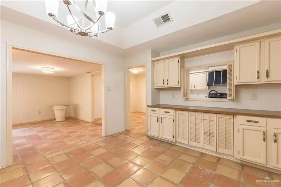 1119 E Cardinal E, McAllen, TX 78504 - #2
