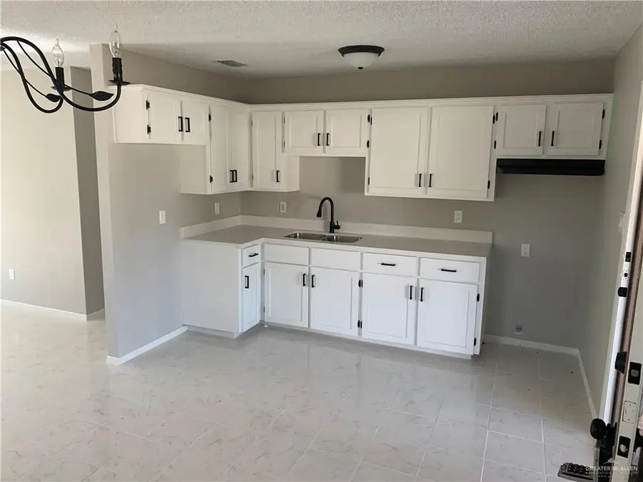 1120 El Recreo Circle, Edinburg, TX 78539 - #2