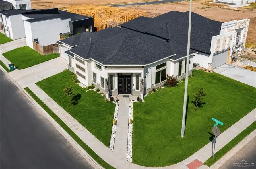 202 N 32nd Street, Hidalgo, TX 78557 - #2