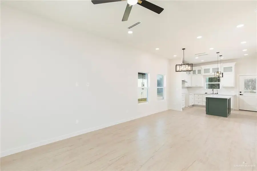 714 Iowa Avenue, Mercedes, TX 78570 - #3