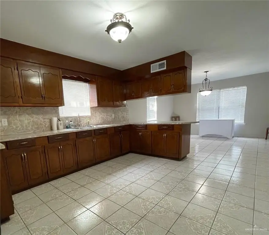 1102 E Eller Avenue, Pharr, TX 78577 - #2