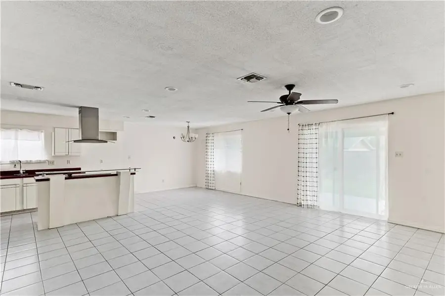 2809 Hibiscus Avenue, McAllen, TX 78501 - #3