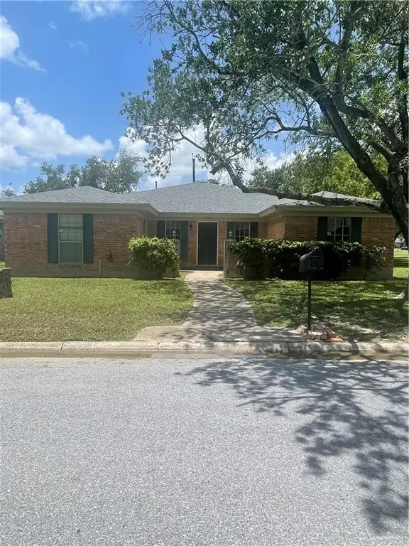 143 W Hibiscus Avenue, McAllen, TX 78501 - #2