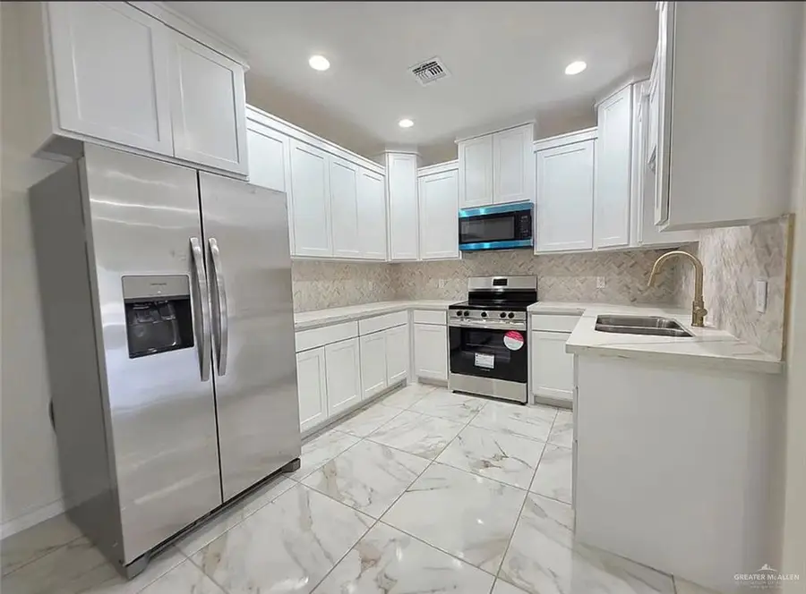 474 E Lampasas Street, Brownsville, TX 78521 - #3