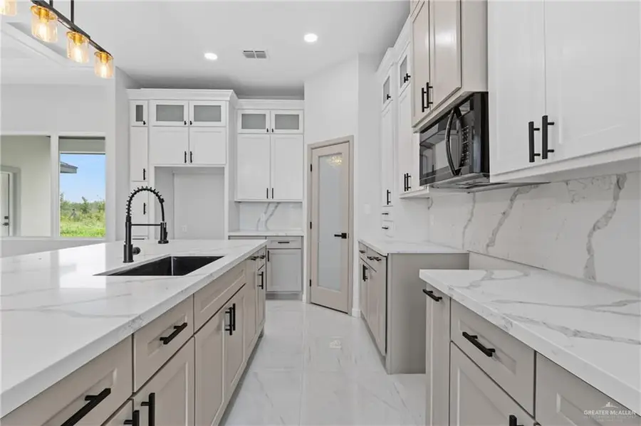 9618 N 71st Lane, Mission, TX 78573 - #3