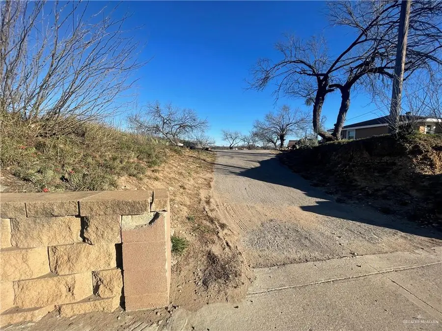 1501 N 1st Street, Carrizo Springs, TX 78834 - #2