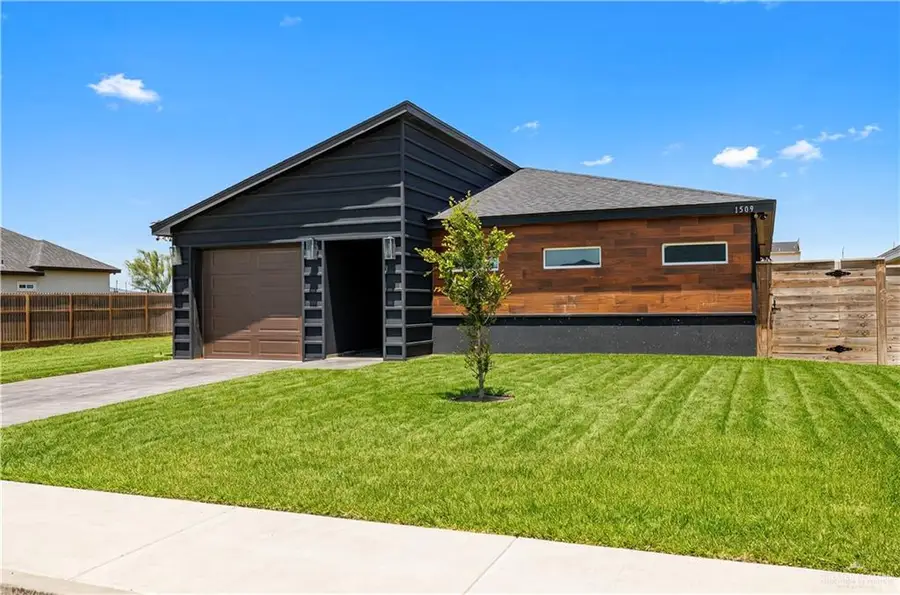 1509 N 32nd Street, Hidalgo, TX 78557 - #2
