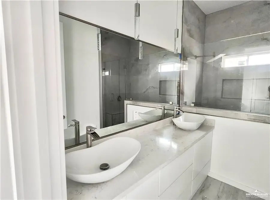 2404 N Revolution Street, Edinburg, TX 78541 - #3