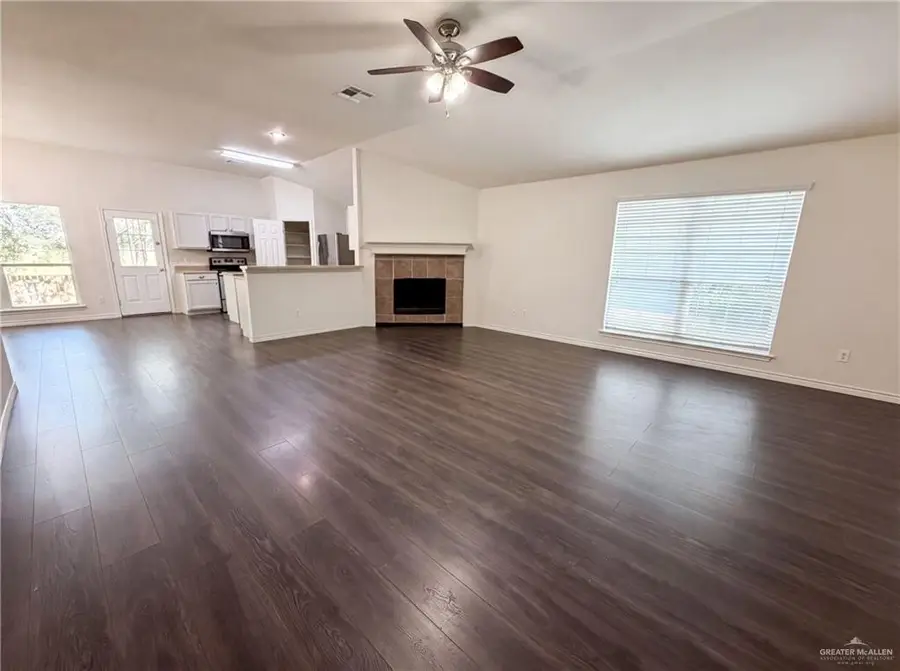 109 Eagle Drive, Luling, TX 78648 - #3