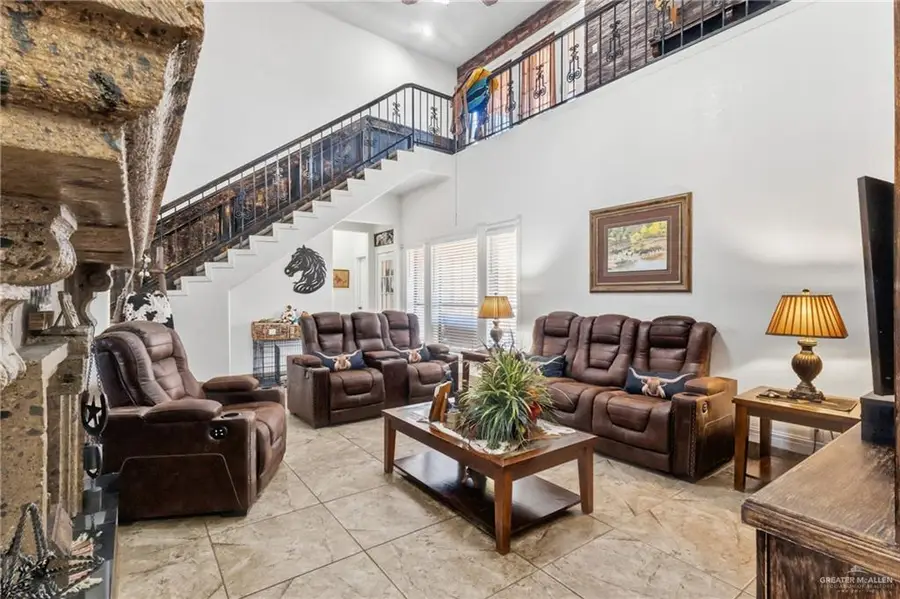 301 Cardinal Avenue, McAllen, TX 78504 - #3