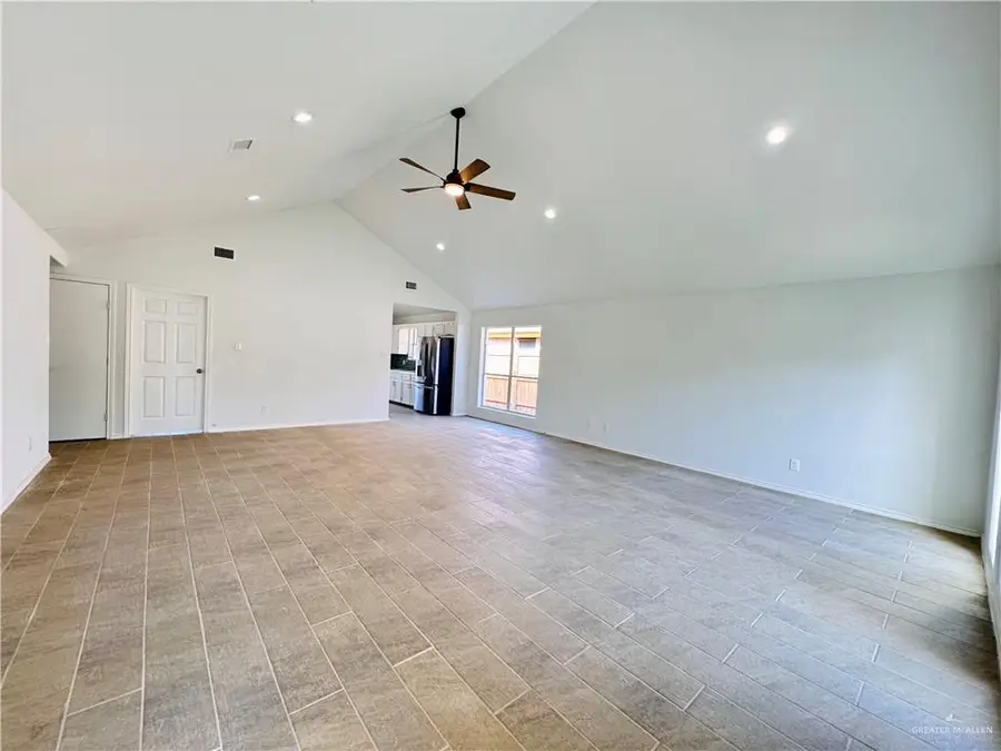 2517 Yucca Avenue, McAllen, TX 78504 - #3