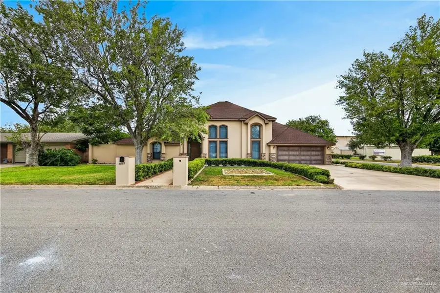 1511 W Daffodil Avenue, McAllen, TX 78501 - #2