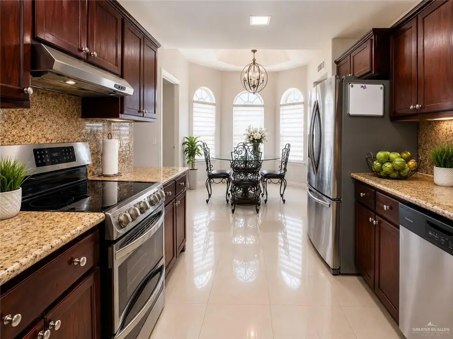 809 E Tulipan Street, Hidalgo, TX 78557 - #2