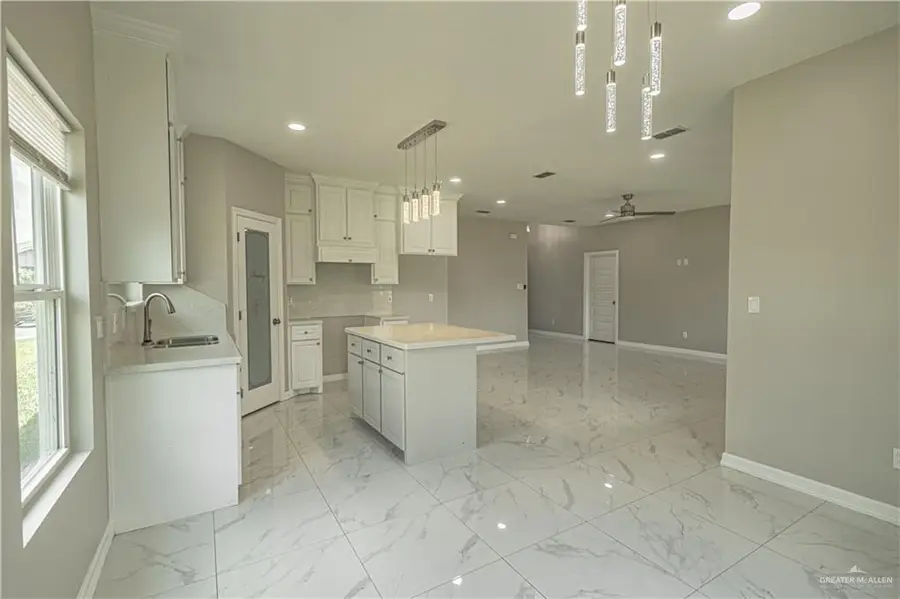 204 N Brooks Circle N, La Feria, TX 78559 - #2