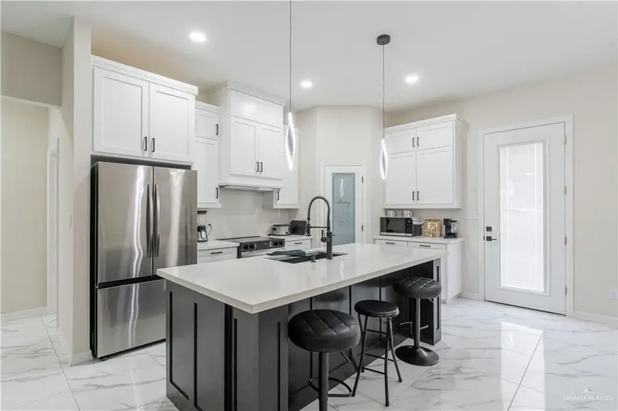 5489 Riley Avenue, Edinburg, TX 78542 - #3