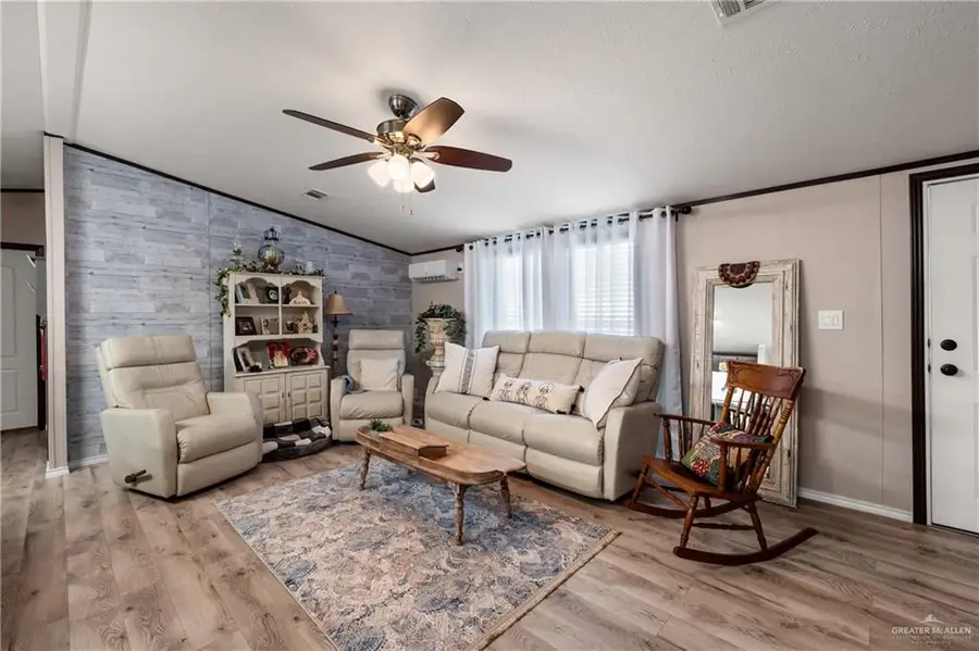 805 N Anaqua Street, La Feria, TX 78559 - #2