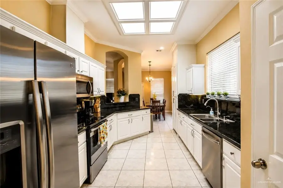 2808 Thunderbird Avenue, McAllen, TX 78504 - #3