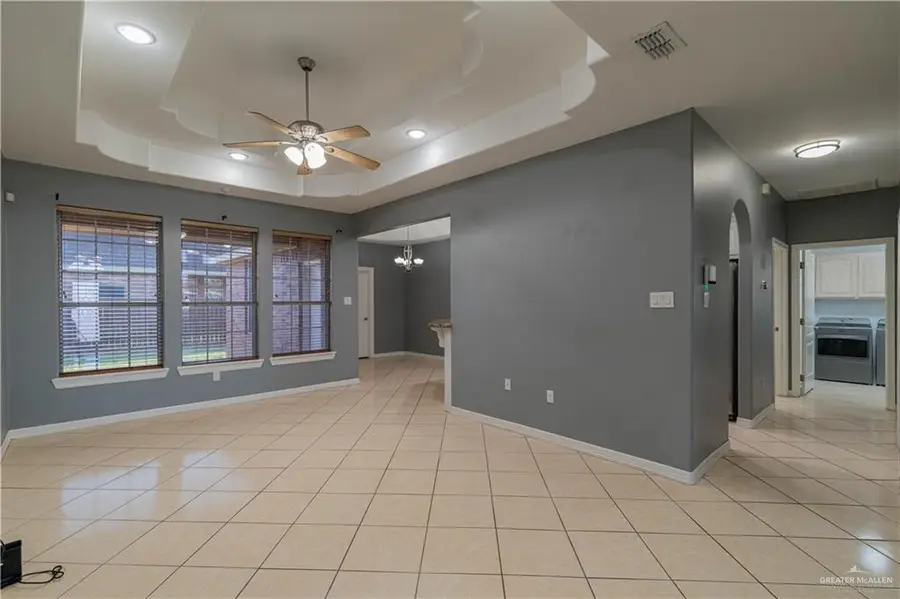 504 E Biyaneta Avenue E, Pharr, TX 78577 - #2