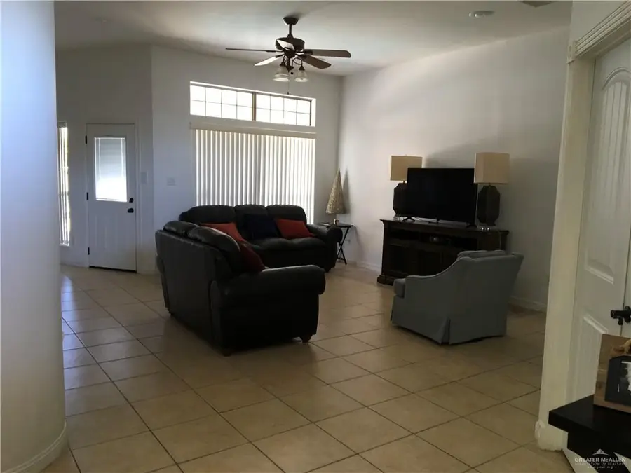 2712 Bluebird Avenue, McAllen, TX 78504 - #3