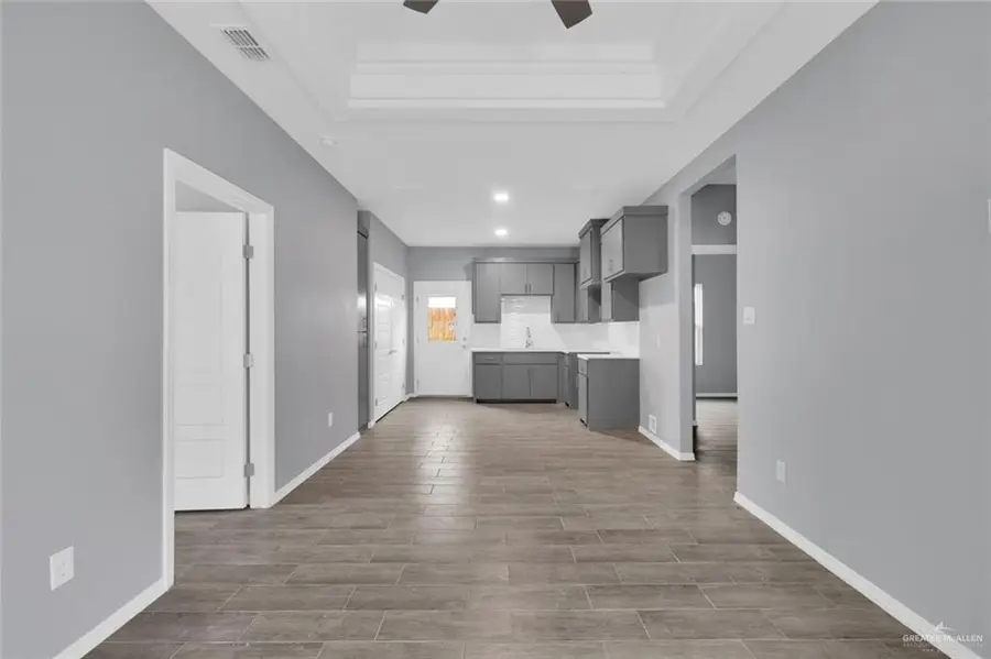 207 W Campeche, Alton, TX 78573 - #2