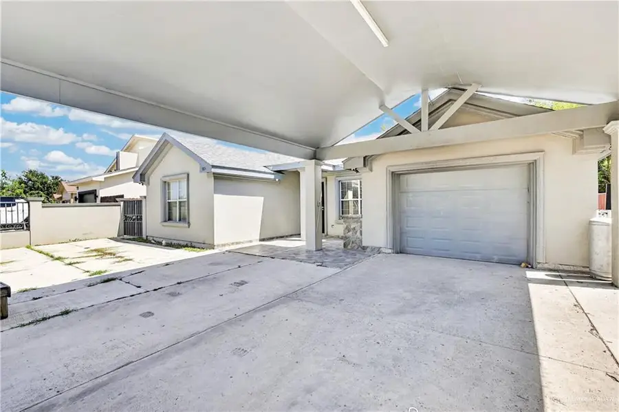 905 W Eagle Avenue, Pharr, TX 78577 - #3