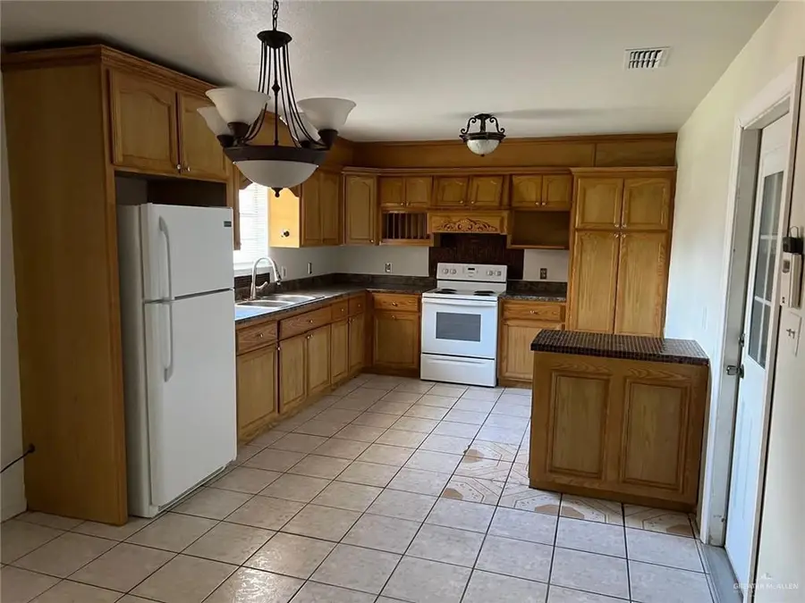 2108 Japonica Avenue, McAllen, TX 78501 - #3
