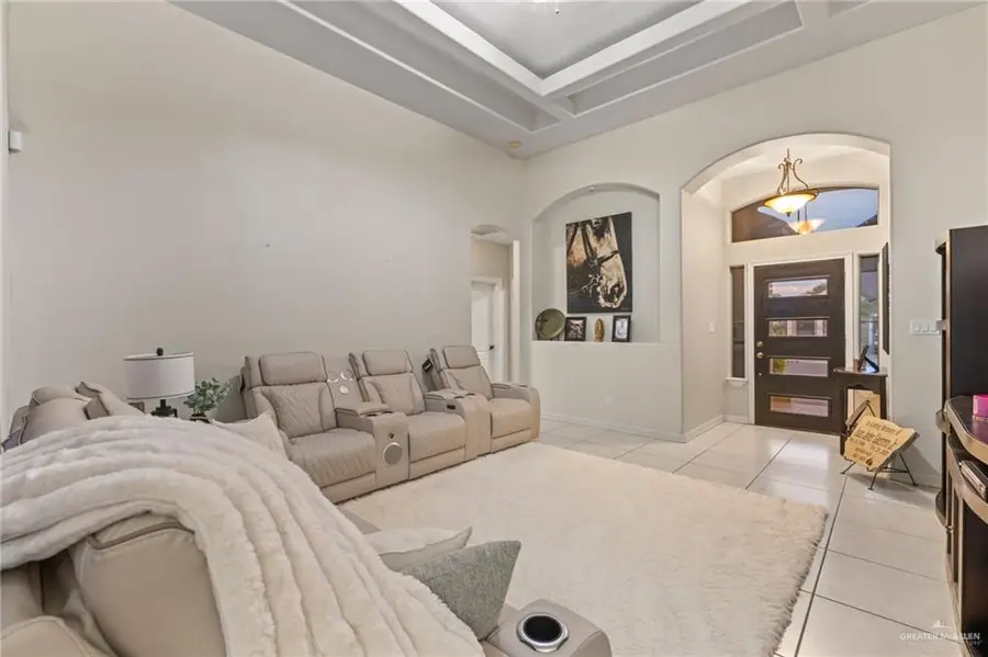 1721 W Ignacio Avenue, Mission, TX 78573 - #2