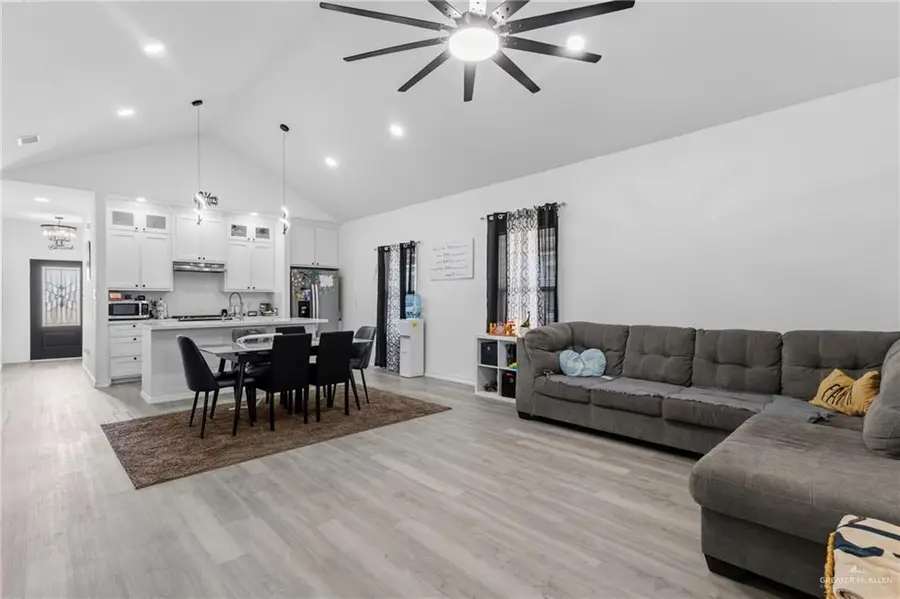 309 Felicidad Avenue, Donna, TX 78537 - #2