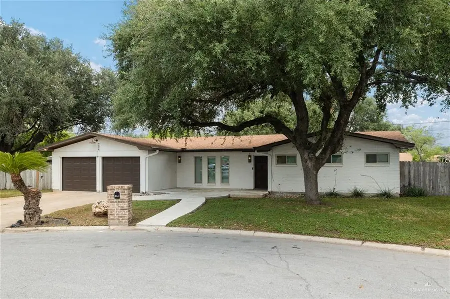 204 W Iris Avenue, McAllen, TX 78501 - #2