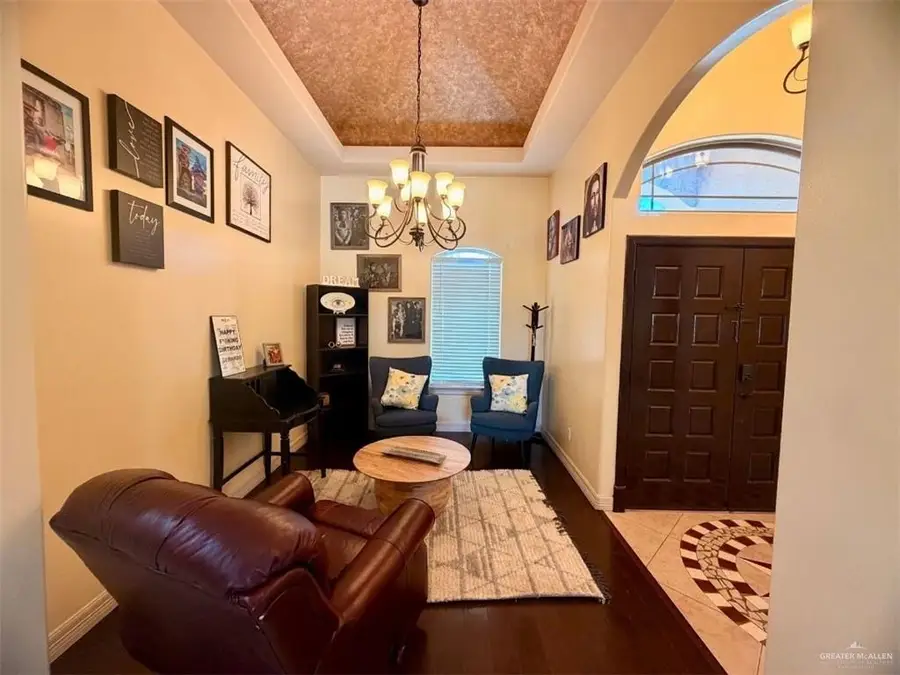 606 W 27th Street, Mission, TX 78574 - #3