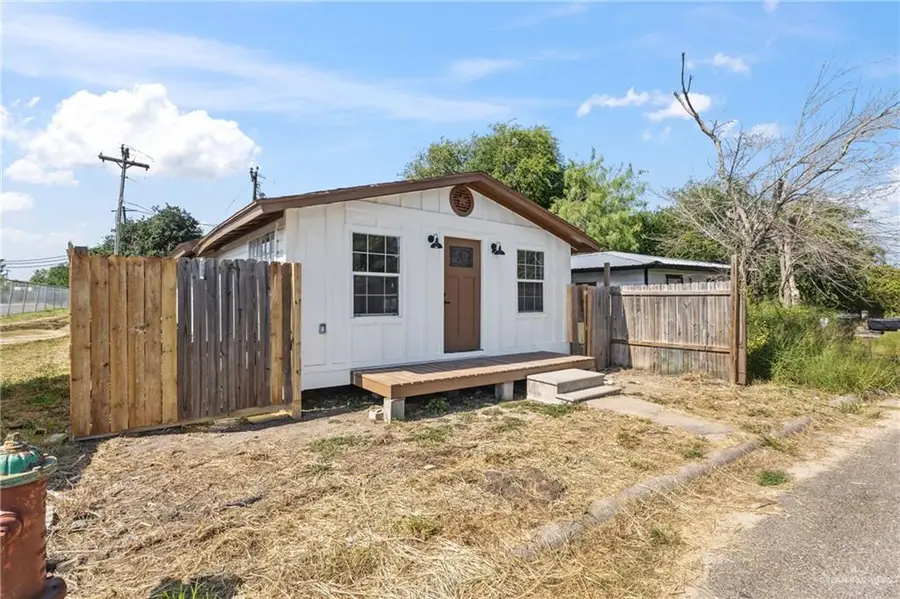 408 E Esplanada Street, Weslaco, TX 78596 - #2