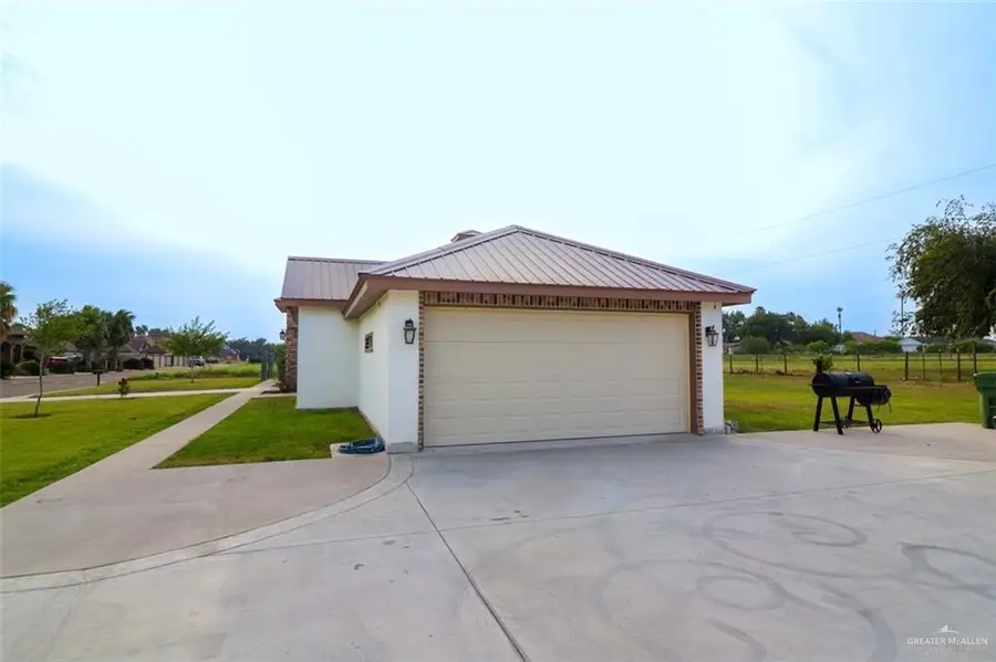208 E Esperanza Avenue, Mission, TX 78574 - #3