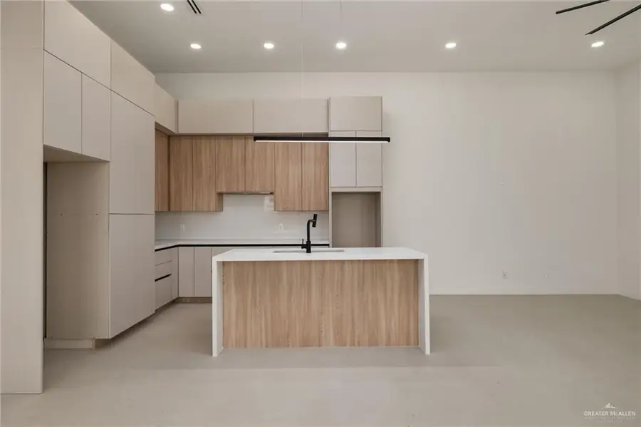 4101 Zanesville Avenue, McAllen, TX 78503 - #3