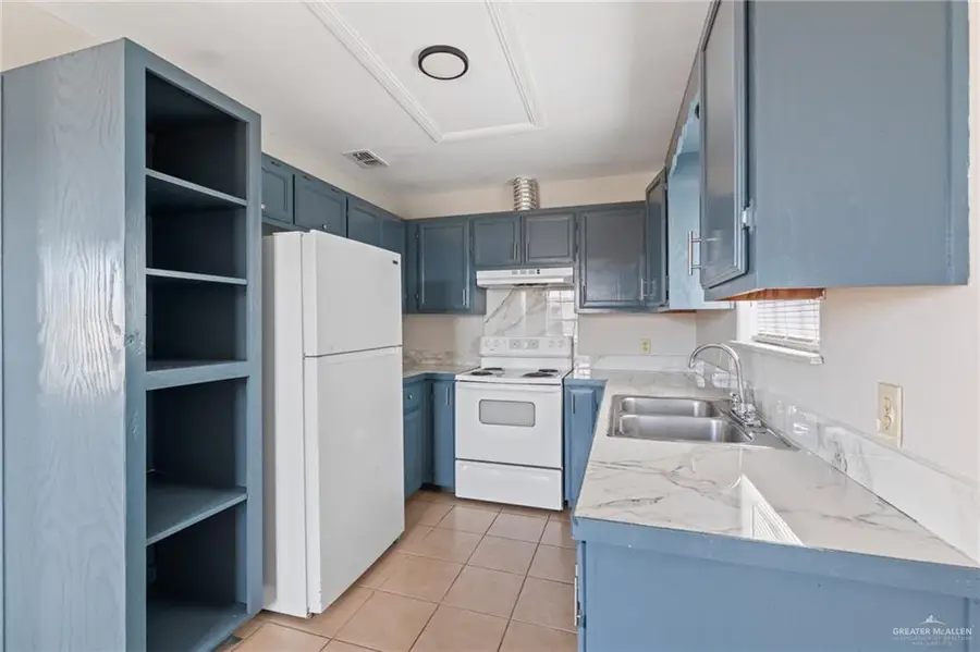 404 W Date Palm Street, Donna, TX 78537 - #3